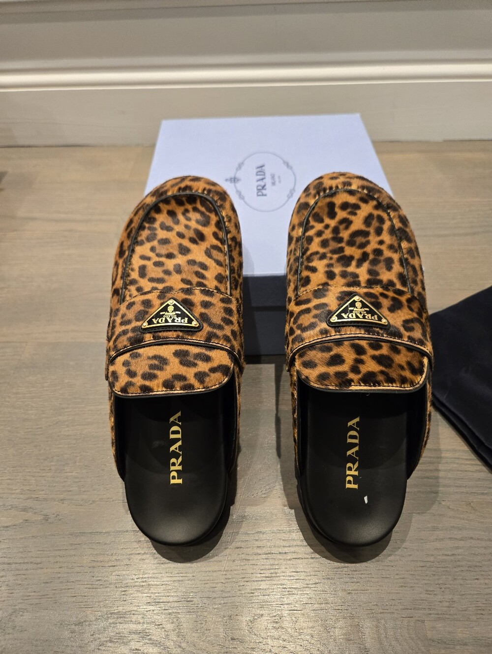 $1,320 Prada Leopard Pony Fur Fussbett Gold Logo Mule Flat EU 41 US 11 BNIB - Picture 7 of 8